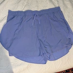 Buff bunny lifesaver short